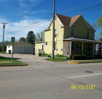 1 Bedroom Lower Unit- 308 E Iowa St Prairie du Chien, WI 5382