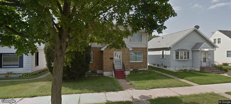2+ bd/2ba lower in GREAT location! Avail 11/15