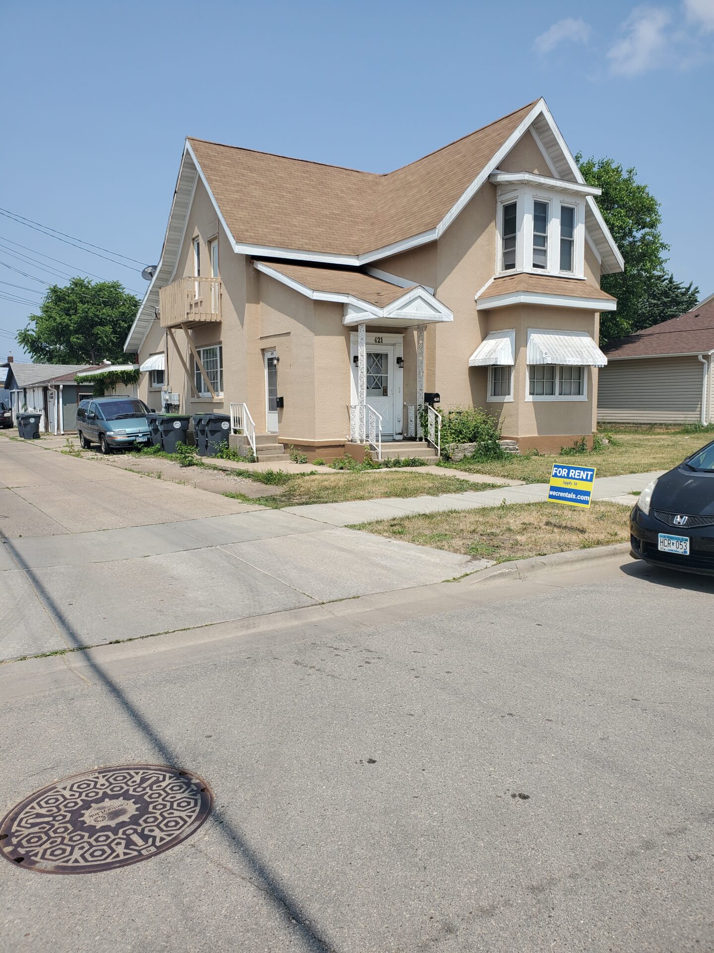 2 Bedroom Upper Unit- 419 Ferry St.