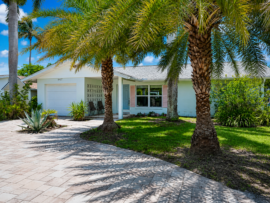 16427 Porto Bello ST, Bokeelia, FL 33922