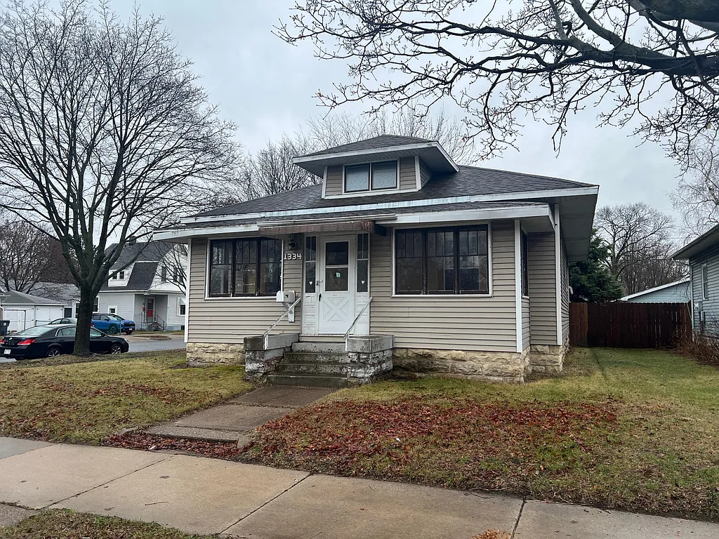 1334 Jackson St., La Crosse, WI 54601